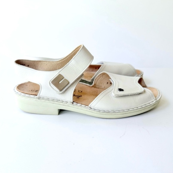 Finn Comfort Luxor Backstrap Adjustable Velcro Sandal Bone/ Ivory 6.5 C UK 9 US - Picture 3 of 11